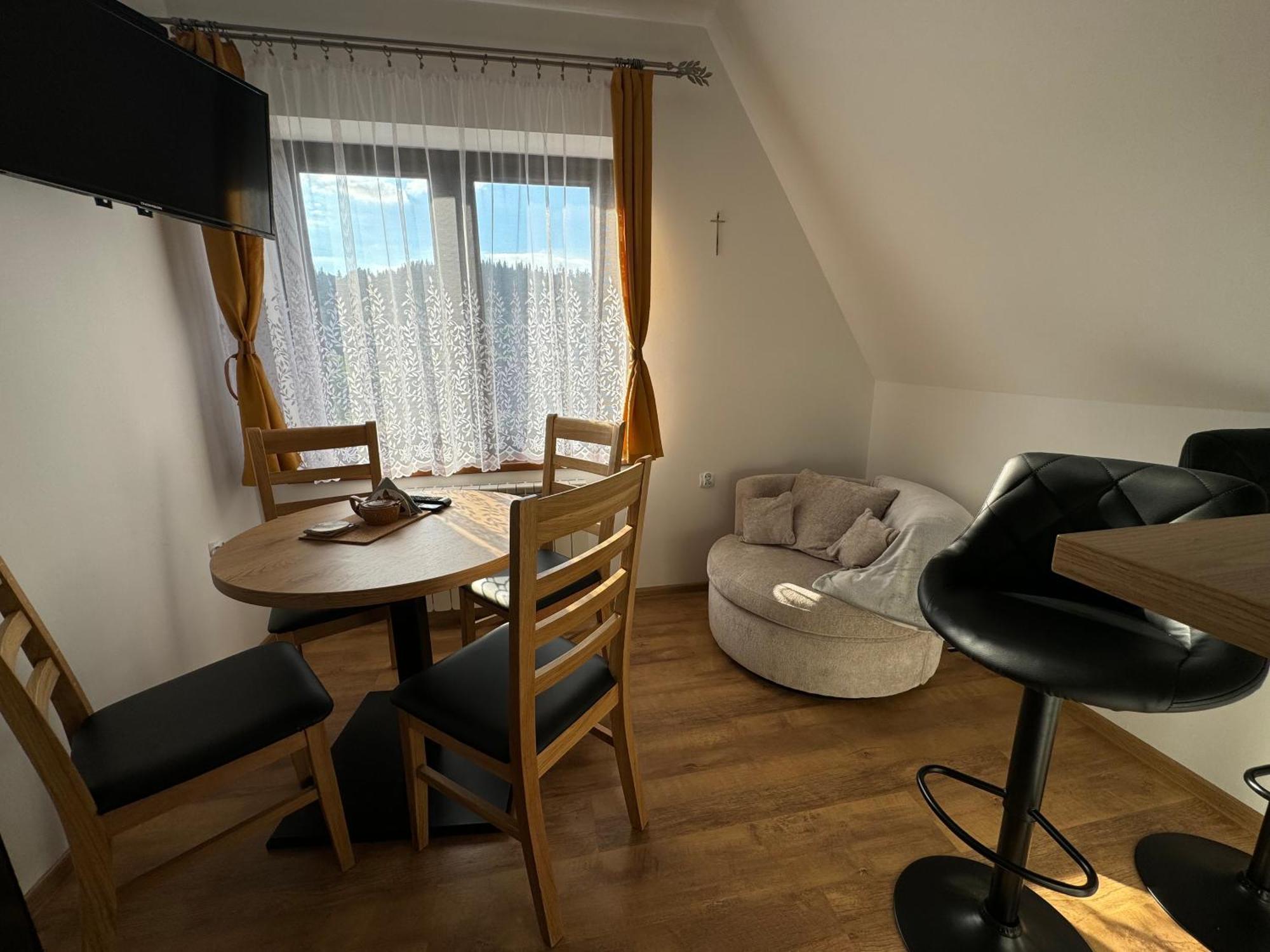 Gut Apartment Poronin Eksteriør bilde